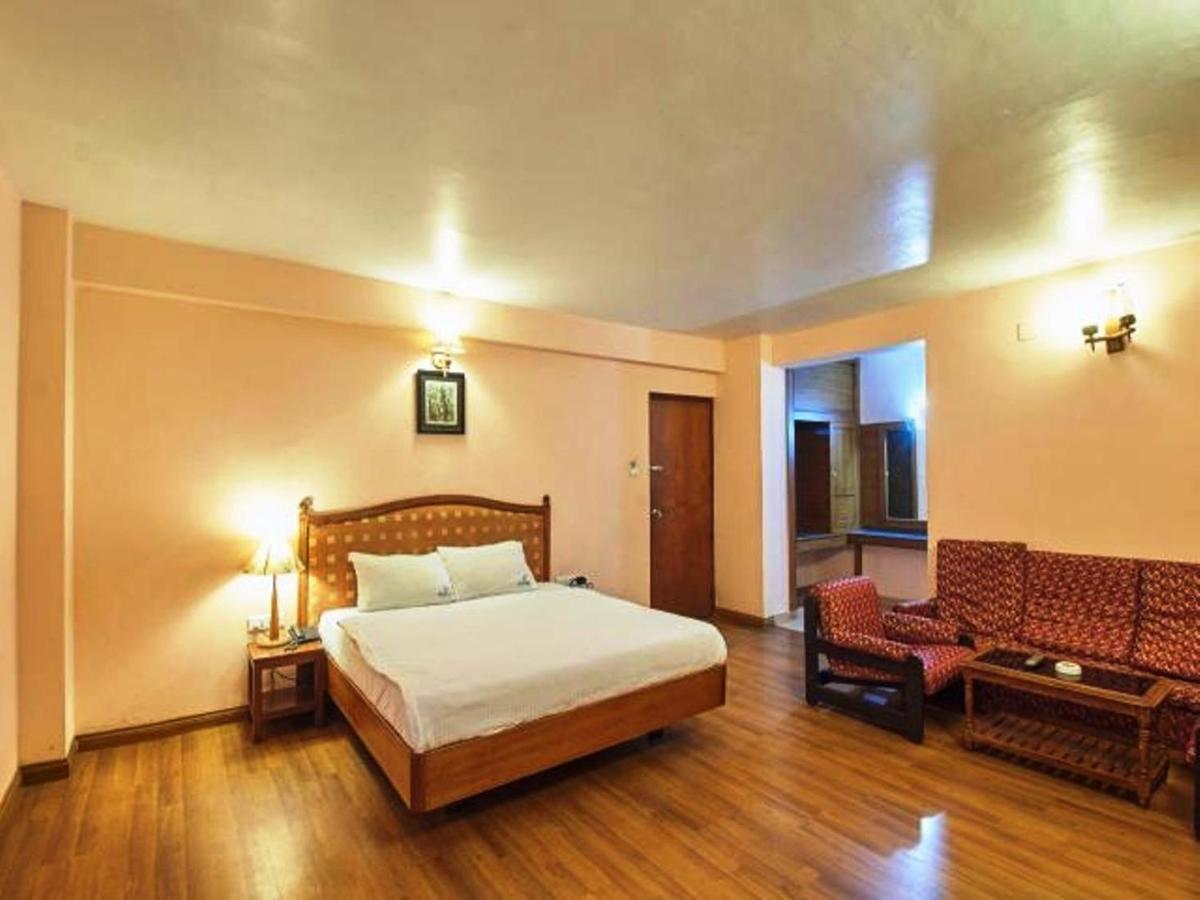 Hotel Blue Bird Udagamandalam Exterior foto