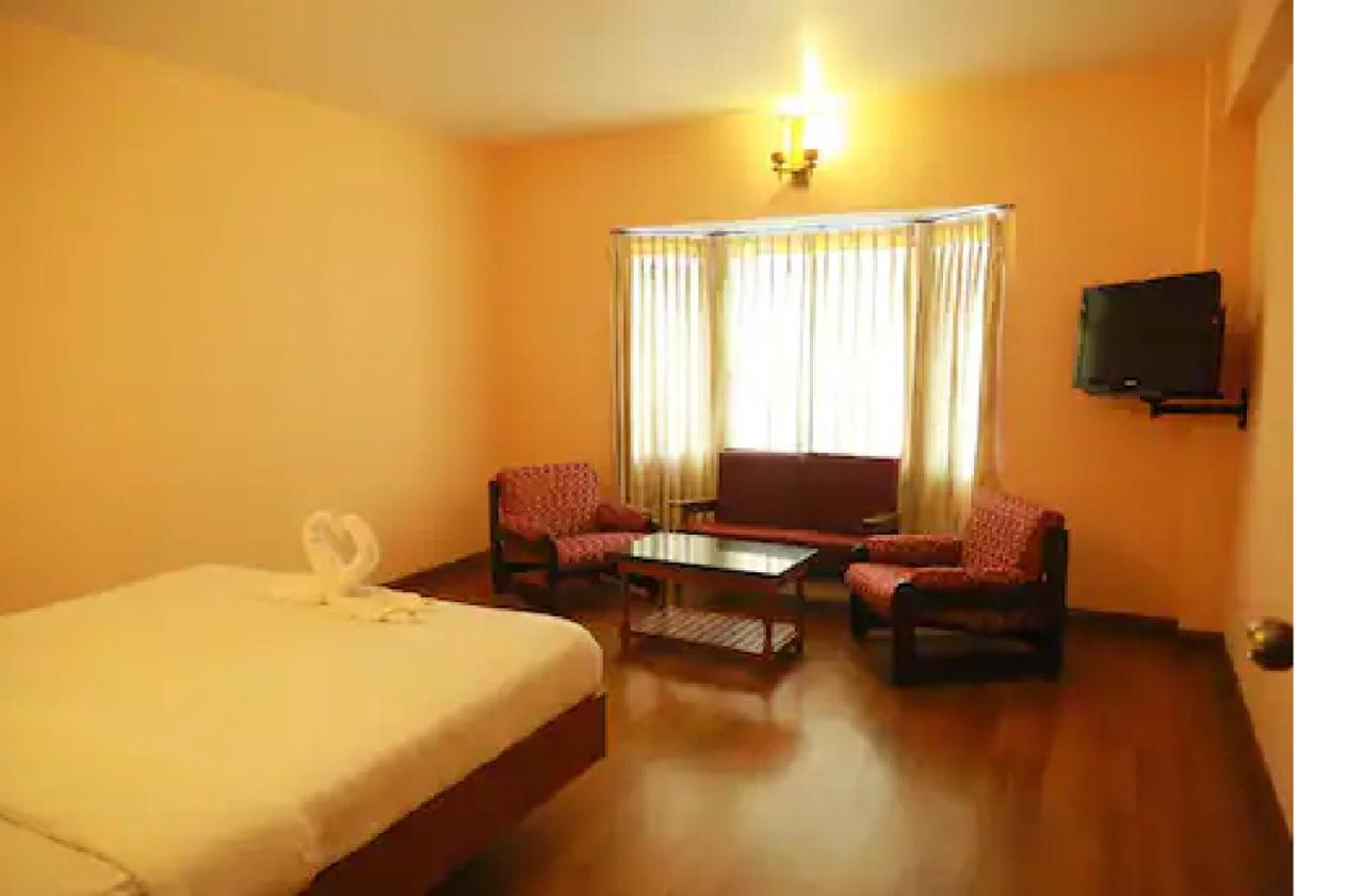Hotel Blue Bird Udagamandalam Exterior foto