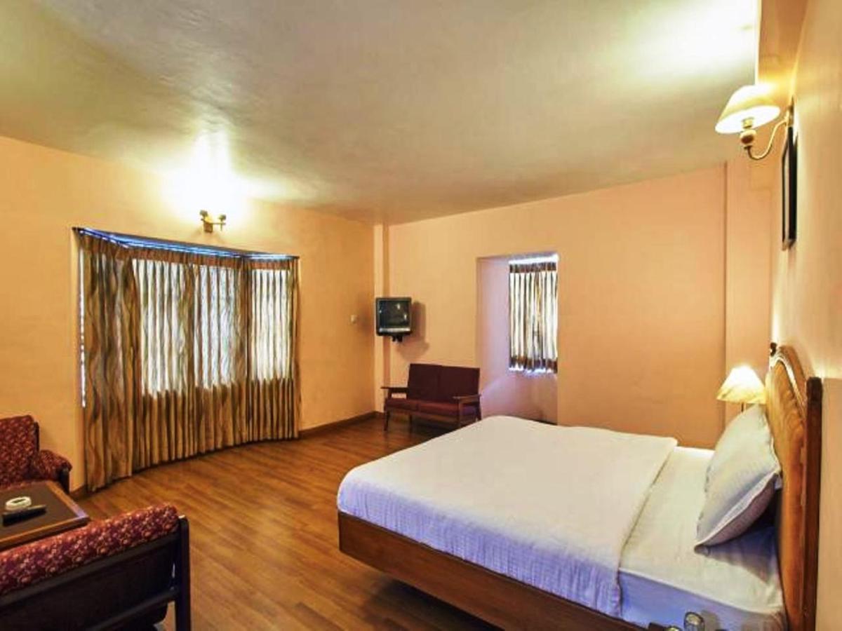 Hotel Blue Bird Udagamandalam Exterior foto