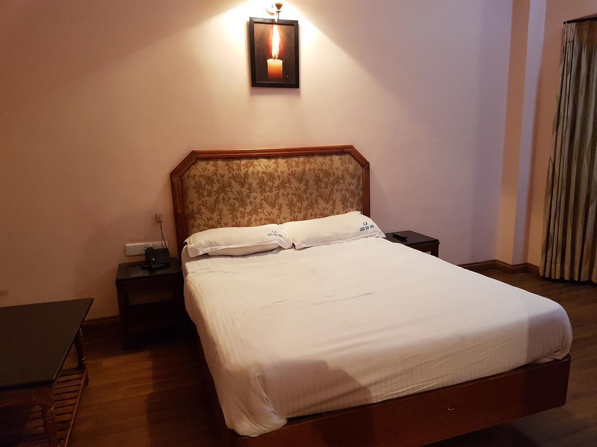 Hotel Blue Bird Udagamandalam Exterior foto