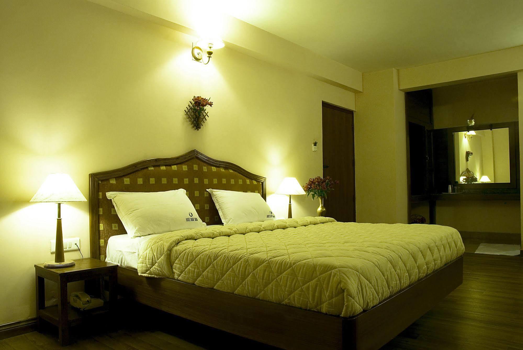 Hotel Blue Bird Udagamandalam Exterior foto